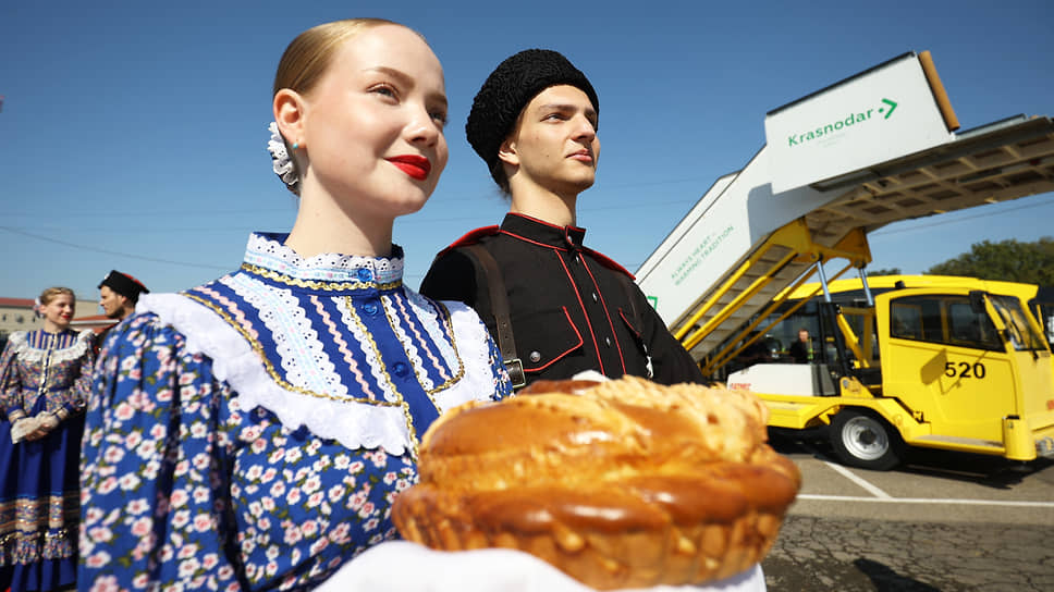 Пассажиров из столицы в Краснодаре встретили как иностранную делегацию