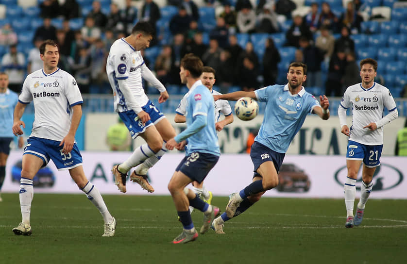 Матч между московским «Динамо» и «Крыльями Советов»