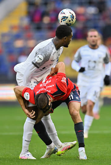 Кевин Андраде (слева) и Тамерлан Мусаев