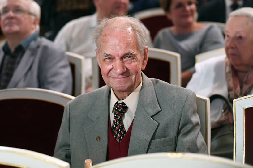 Юрий Каюров