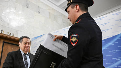 Бюджет отправлен на Охотный Ряд // Финансовый план на трехлетку поступил в Госдуму