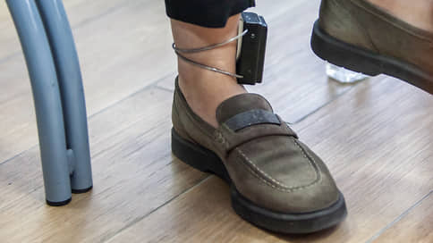 Минюст хочет ввести электронные браслеты для приговоренных к работам