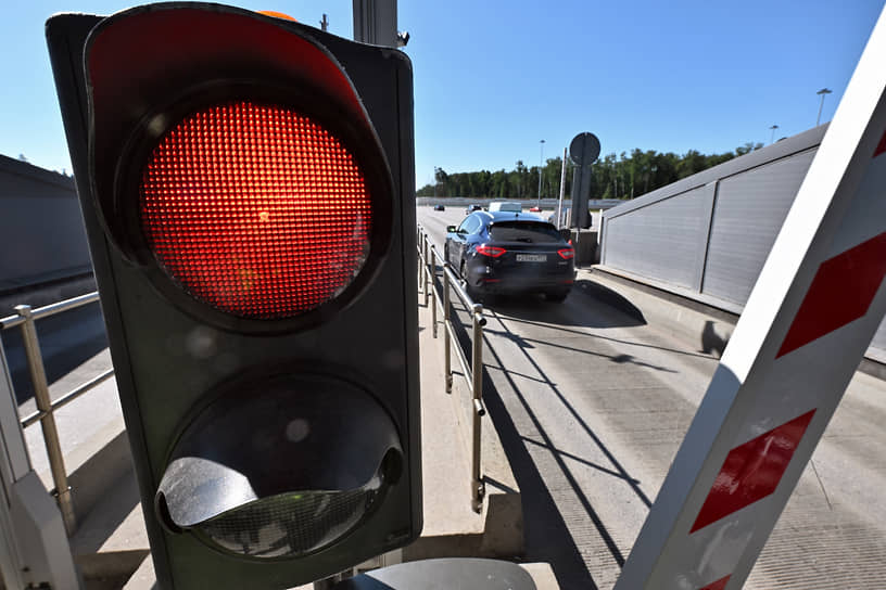 Водителям, скрывающим номера от дорожных камер, с недавних пор запрещен проезд через пункты взимания платы