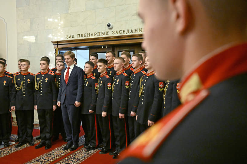 Учащиеся Московского военно-музыкального училища перед началом мероприятия