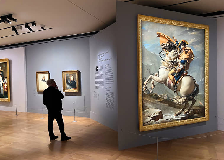 Именно Давид, некогда друг Робеспьера и Марата, создал официальную имперскую иконографию Наполеона Бонапарта