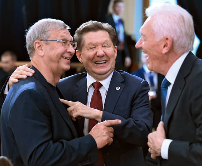Владимир Евтушенков, Алексей Миллер и Геннадий Тимченко не очень страдали оттого, что им приходится долго ждать