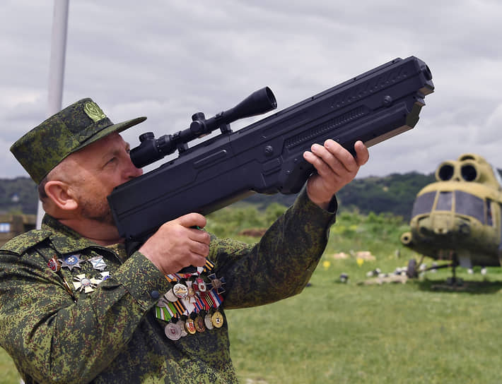 Создаваемым в глубине России подразделениям резервистов планируется доверить гораздо более серьезное вооружение, чем простые антидроновые ружья (на фото)