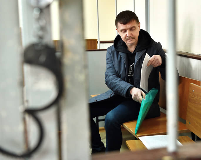 Александр Лавров