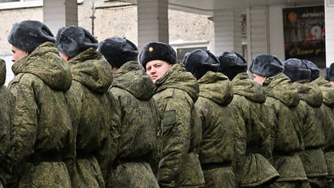 Армия продленного действия // Госдума перевела войска на круглогодичный набор