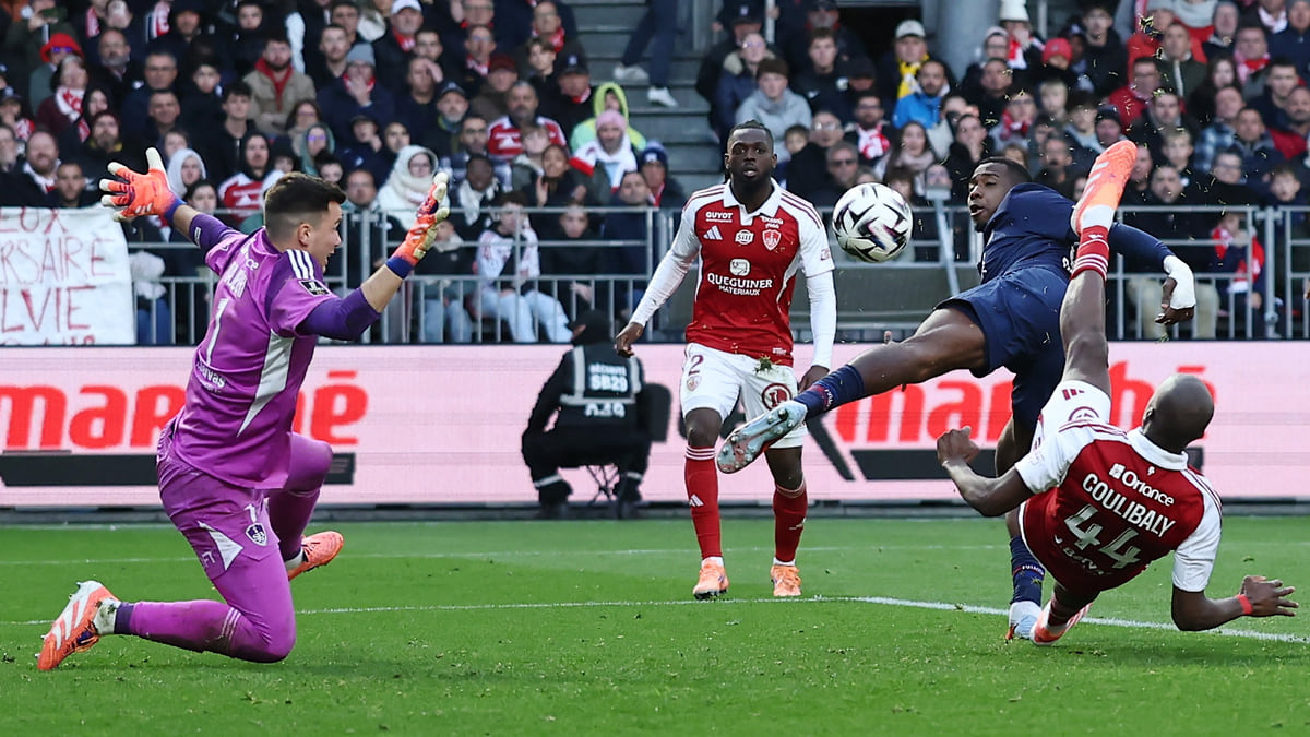 Французские футбольные клубы больше всех зарабатывают на экспорте игроков