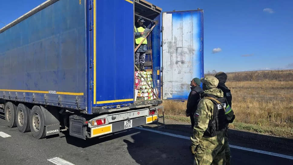 Временное направление грузопотока из Казахстана на ближайшие склады временного хранения вместо таможенных проверок фур в степи может стать постоянным инструментом различения 50 оттенков серого импорта