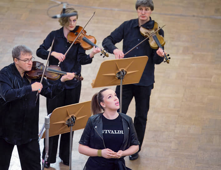 Василиса Бержанская легко нашла общий язык с залом, но не с исполняемой музыкой