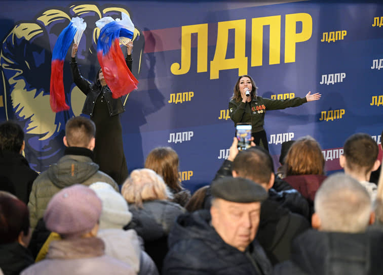 Певица, продюсер Леля Хаммер 