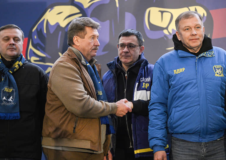 Член Центральной избирательной комиссии России Александр Курдюмов, первый заместитель председателя комитета Госдумы по энергетике Валерий Селезнев, депутат Законодательного собрания Ульяновской области Виктор Бут и председатель комитета Госдумы по региональной политике и местному самоуправлению Алексей Диденко