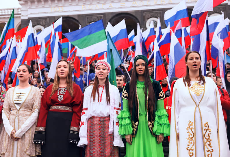 Флэшмоб активистов «Молодой гвардии Единой России» и «Волонтерской роты»