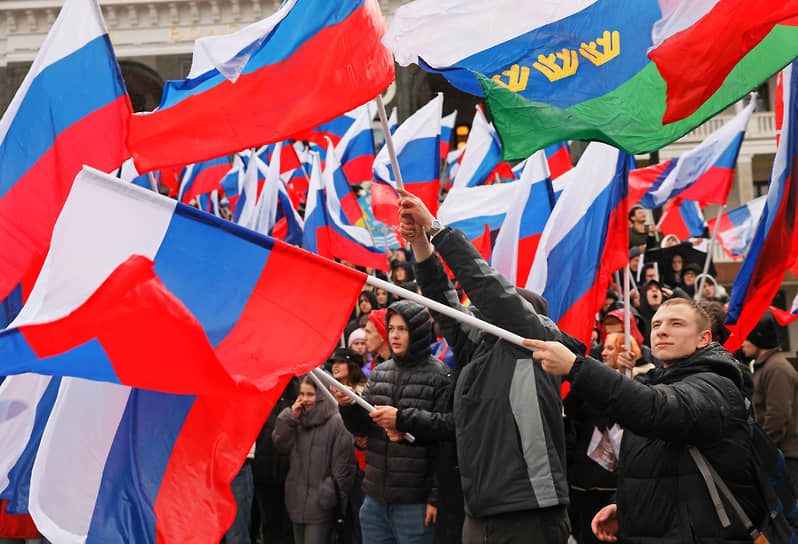 Флэшмоб активистов «Молодой гвардии Единой России» и «Волонтерской роты»