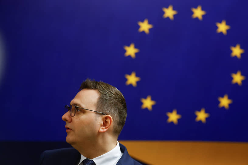 Европейские политики, такие как глава МИД Чехии Ян Липавский (на фото), объясняют необходимость введения новых визовых ограничений для россиян тем, что российские спецслужбы якобы используют туристов в гибридной войне против стран ЕС и для сбора разведывательной информации 