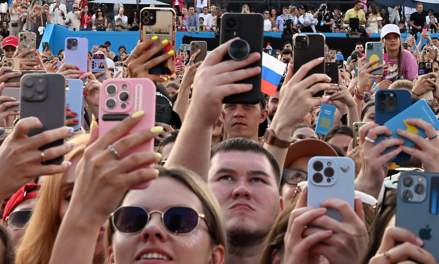 По возвращении из роуминга мобильный интернет и СМС будут работать только после подтверждения, что пользователь услуг — реальный человек