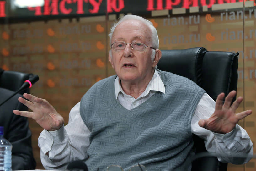 Рой Медведев