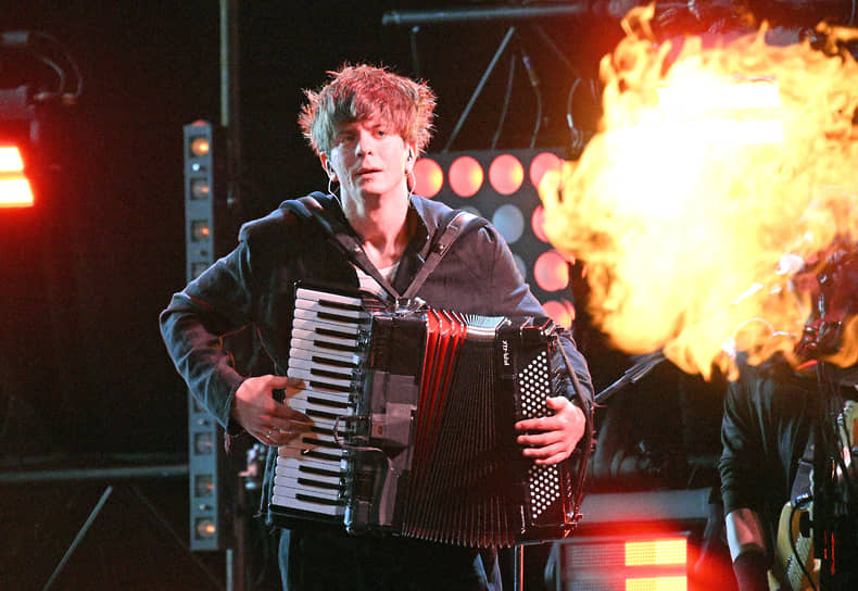 Участник питерской  джипси-фолк-рок группы The Hatters Павел Личадеев