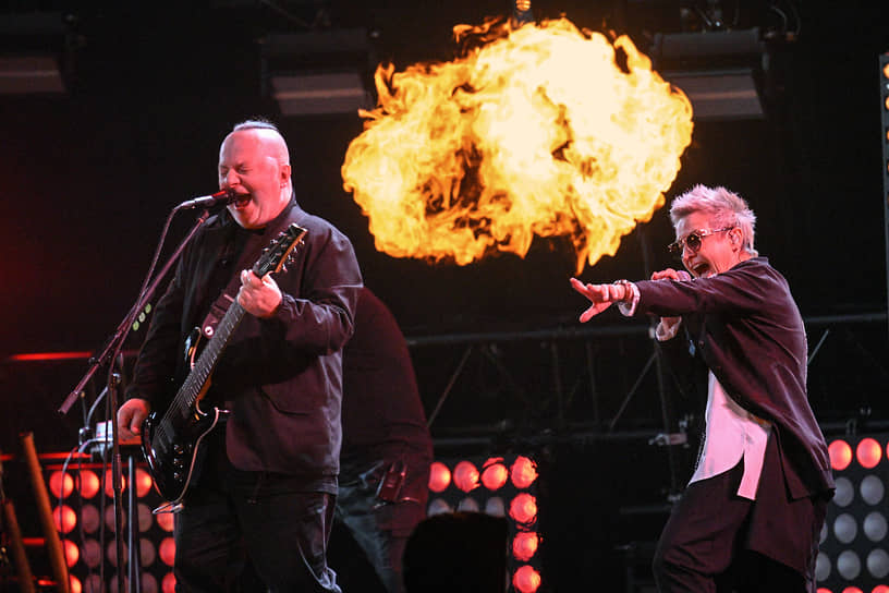 Музыканты Вадим Самойлов (слева) и Светлана Сурганова (справа)