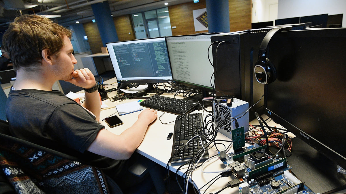 «Астра» в портфеле