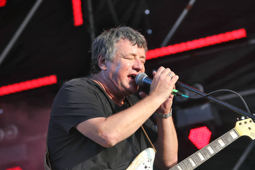 Сольные альбомы лидер «Аукцыона» Леонид Федоров выпускает часто, а вот новый диск самой группы вышел впервые за пять лет