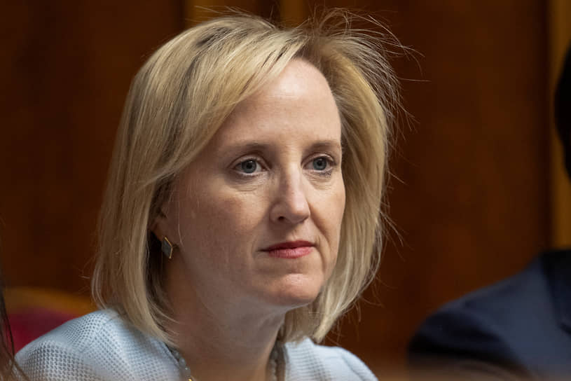 Посол США на Украине Джули Дэвис