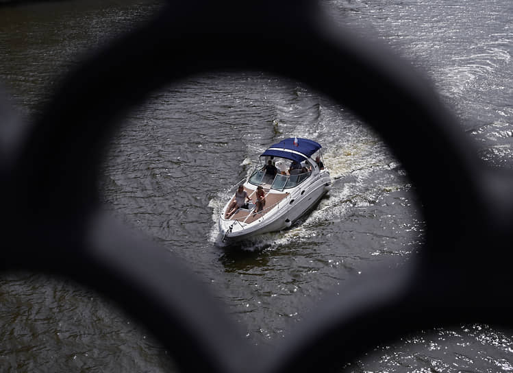 Контроль за передвижением судов в акватории Москвы-реки планируется сделать автоматическим