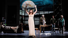 «Комеди Франсез» чистит перышки