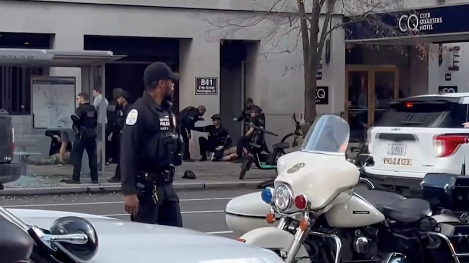 Офицеры полиции на месте происшествия в Вашингтоне