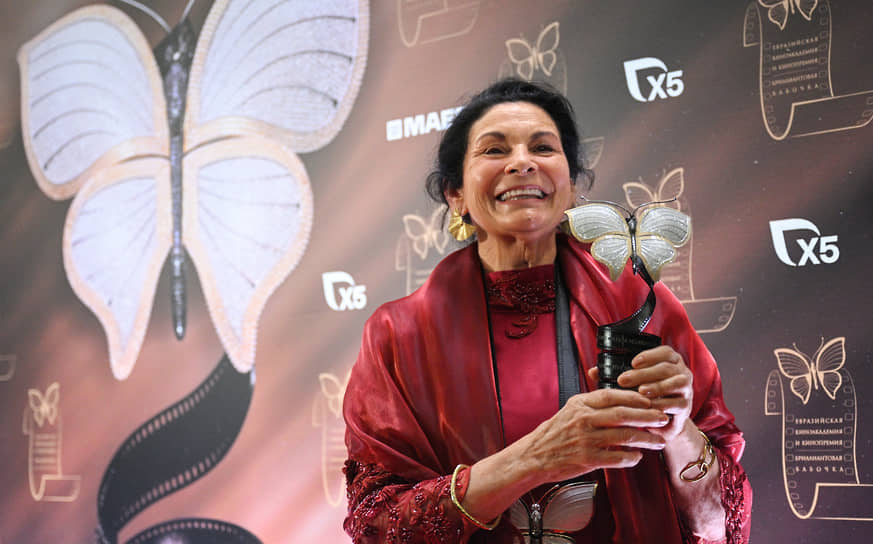 Сценарист Кэрол Шор 