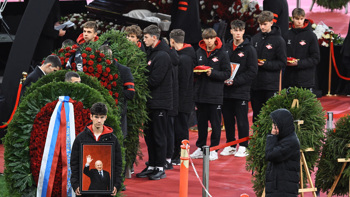 Красным по белому