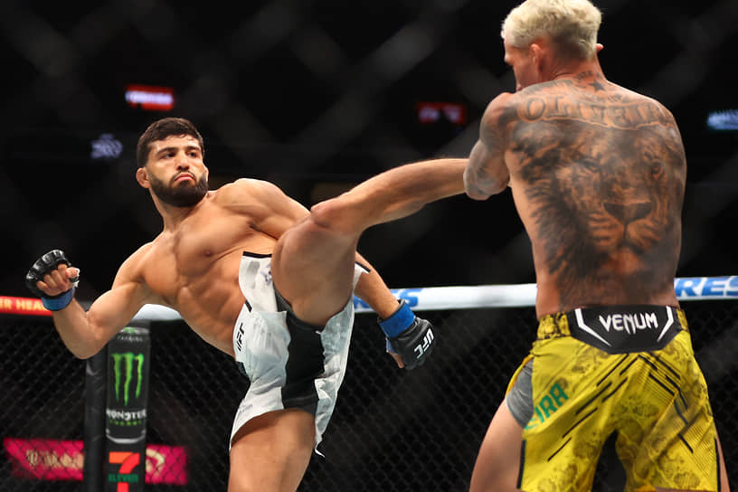 Арман Царукян (слева) и Чарльз Оливейра