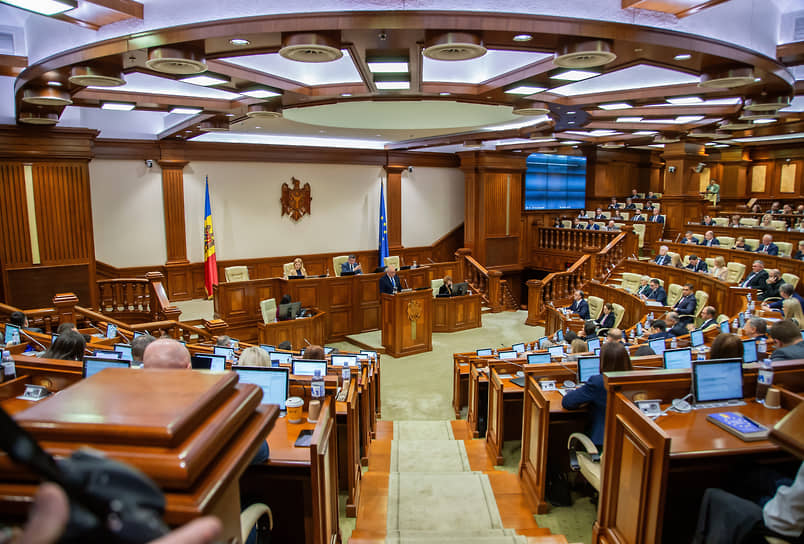 Заседание парламента Молдавии