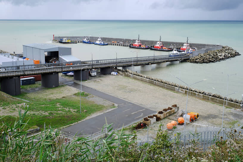 Вид на морской терминал Каспийского трубопроводного консорциума