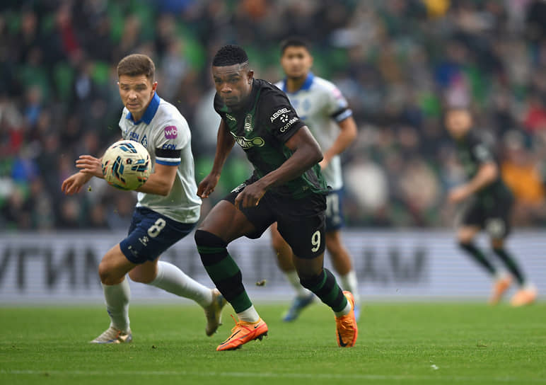 Матч против «Крыльев Советов» превратил Джона Кордобу (на переднем плане) в лучшего бомбардира в истории «Краснодара»