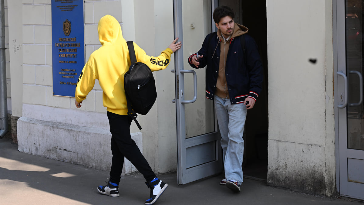 Понабрали троечников