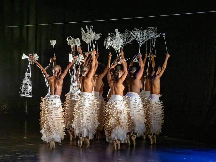 Спектакль «Заштрихованный ансамбль»