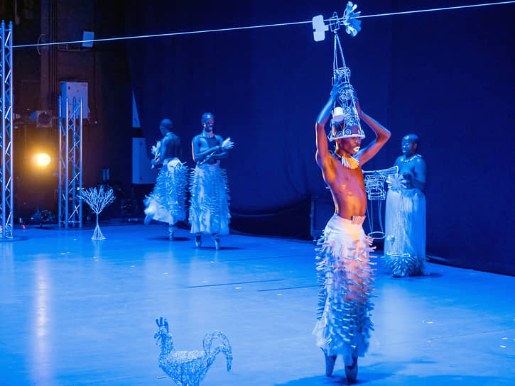 Спектакль «Заштрихованный ансамбль»