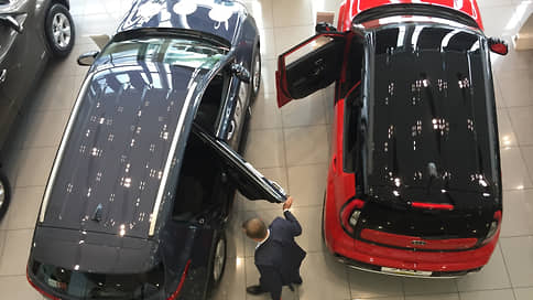 Автокредиты занесло на утильсборе // Выдача заемных средств на покупку машин сократилась в ноябре на 17%