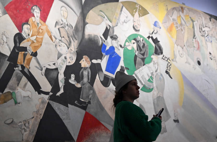 Гости на пресс-показе выставки