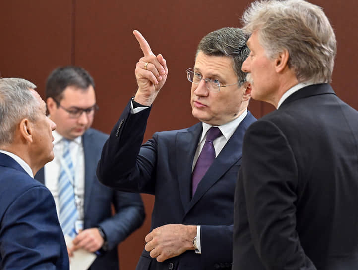 Вице-премьер Александр Новак (в центре) указывал на перспективу