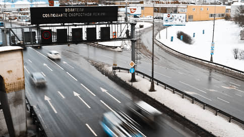 ПДД следуют со всеми интервалами // Водителей обяжут соблюдать требования электронных знаков и дистанцию между грузовиками