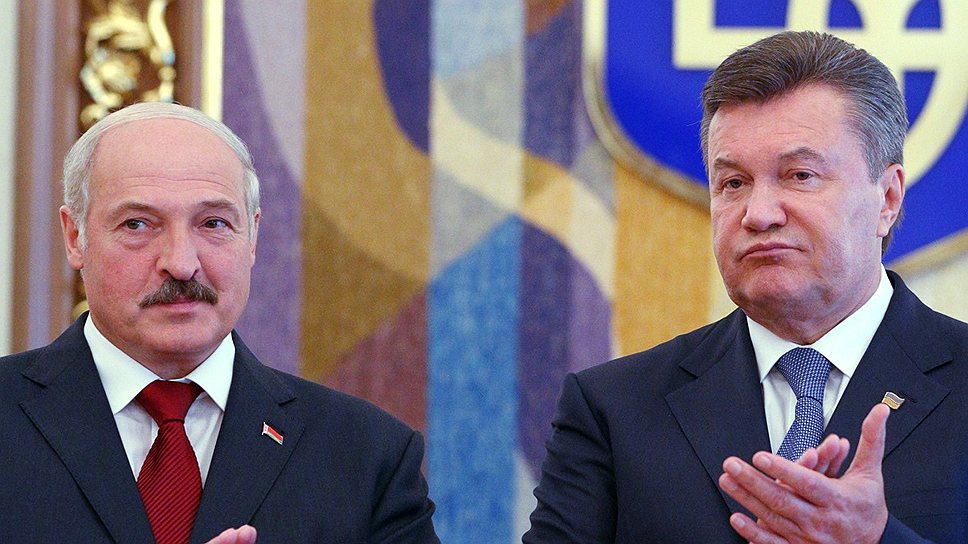 Виктор Янукович и Александр Лукашенко (слева) устранили все преграды для проведения границы между Украиной и Белоруссией 