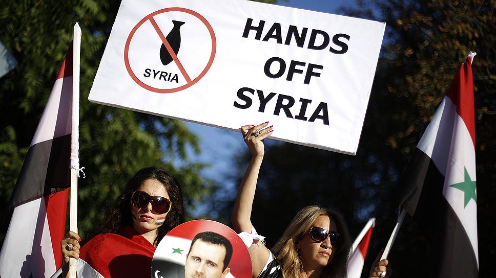 Сирийцы, поддерживающие президента Башара Асада, по-прежнему отрицают обвинения в применении химоружия под Дамаском.