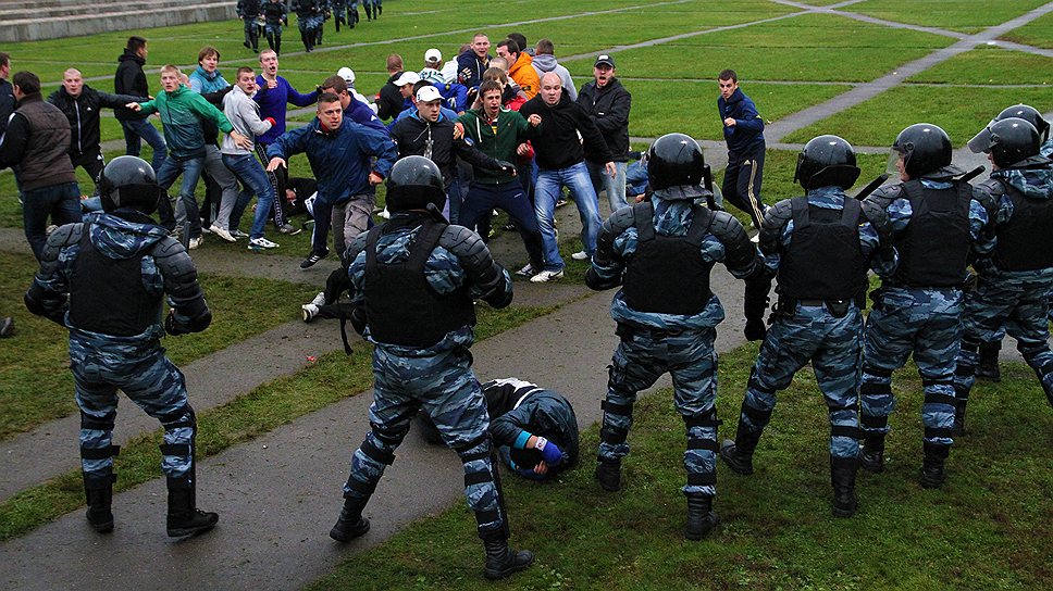 Большая часть фильма посвящена дракам с разнообразными противниками