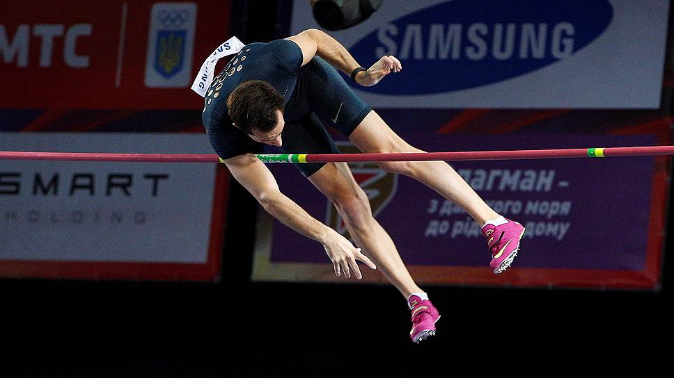 Французский прыгун с шестом Рено Лавиллени (Renaud Lavillenie) на турнире &quot;Звезды шеста&quot; в Донецке побил мировой рекорд, установленный Сергеем Бубкой в 1993 году.