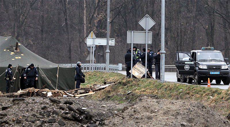 Продолжают действовать ограничения на въезд в Киев, установленые Кабмином с 0.00 19 февраля.