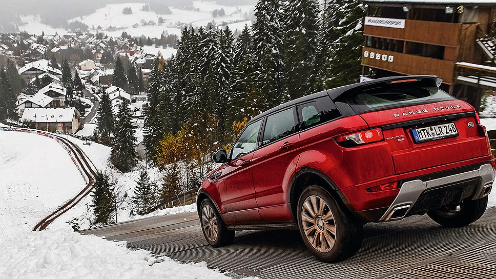 Шеф-дизайнер Land Rover Джерри Макговерн заслужил себе памятник еще при жизни. И не только за то, что нарисовал Evoque, но и за то, что в стычке с технологами и экономистами смог отстоять его сложносочиненный облик